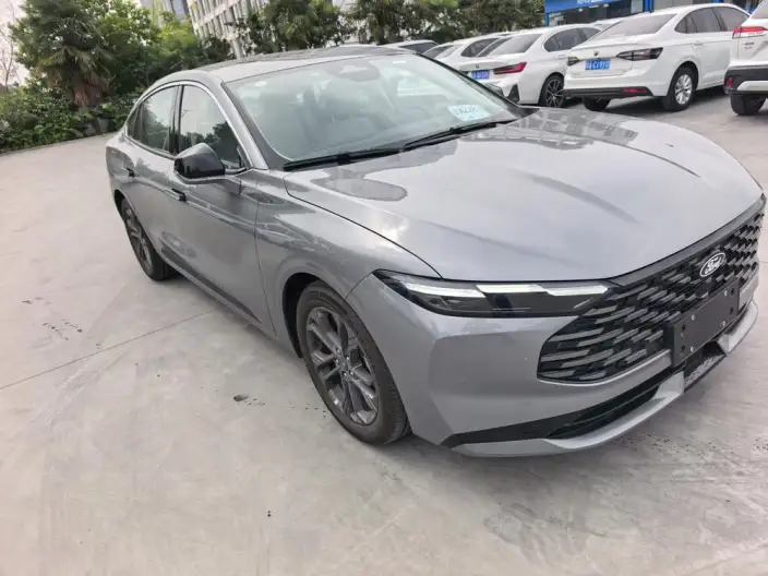 Ford Mondeo 2025 Model EcoBoost 180 Luxury Model – фото 3