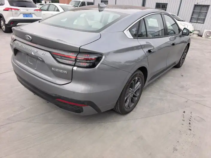 Ford Mondeo 2025 Model EcoBoost 180 Luxury Model – фото 6
