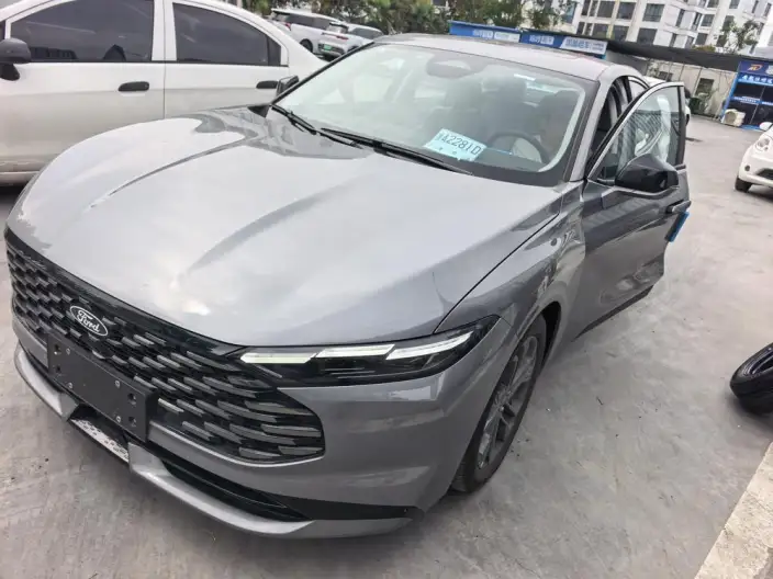 Ford Mondeo 2025 Model EcoBoost 180 Luxury Model – фото 7