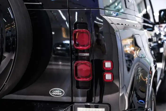 Land Rover Defender 2024 Model 110 3.0T P400 X-Dynamic HSE – фото 9