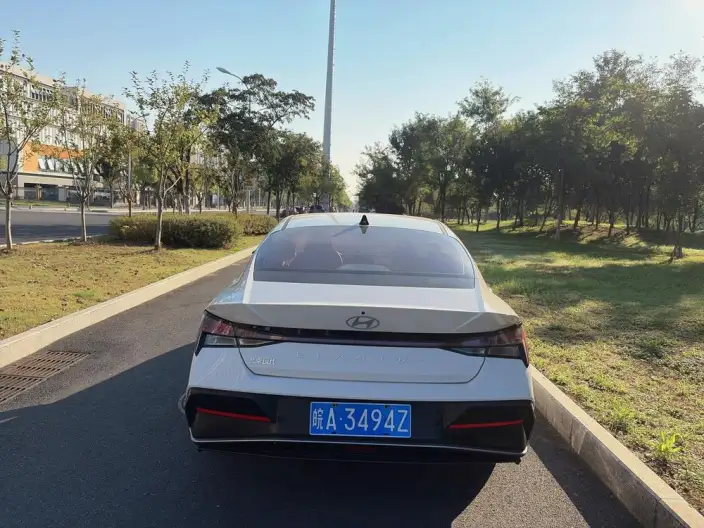Hyundai Ioniq 2023 Model 1.5L CVT LUX Premium Edition – фото 6