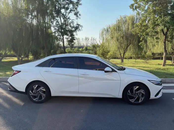 Hyundai Ioniq 2023 Model 1.5L CVT LUX Premium Edition – фото 8