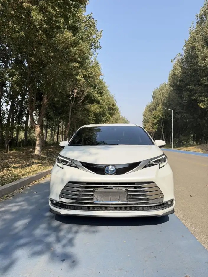 Toyota Sienna 2023 Model Hybrid 2.5L Comfort Edition