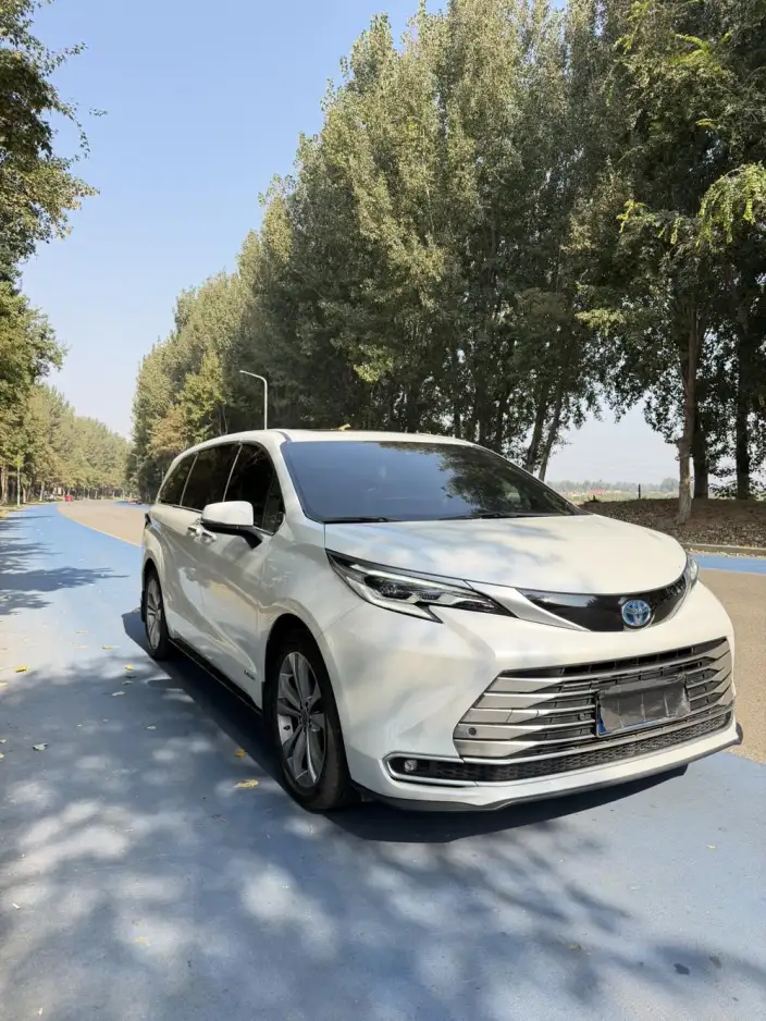 Toyota Sienna 2023 Model Hybrid 2.5L Comfort Edition