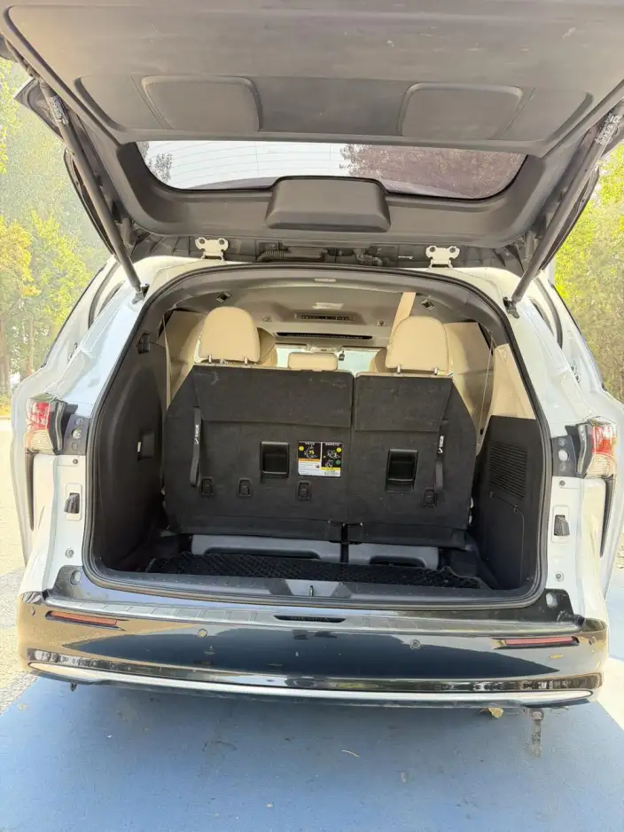 Toyota Sienna 2023 Model Hybrid 2.5L Comfort Edition – фото 9