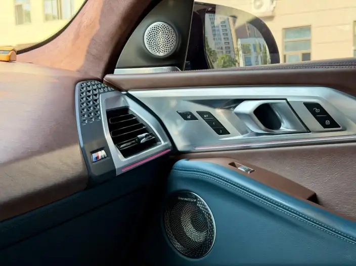 BMW XM 2023 Model 50e – фото 7