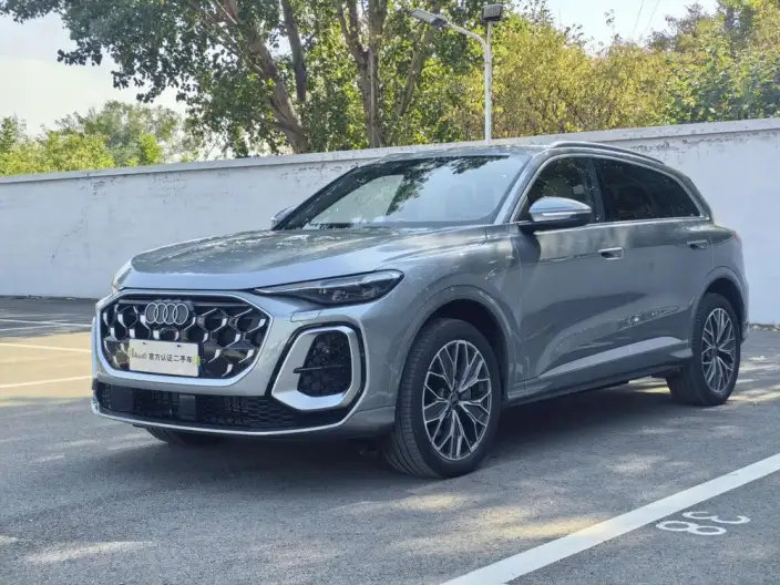 Audi Q5L 2026 Model 2.0T Smart Hybrid Luxury Model – фото 1