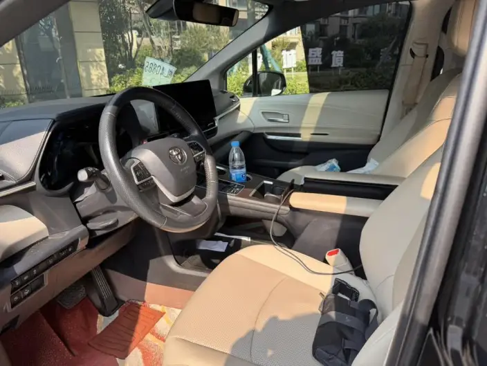Granvia 2023 Model Intelligent Hybrid 2.5L Deluxe Edition – фото 8