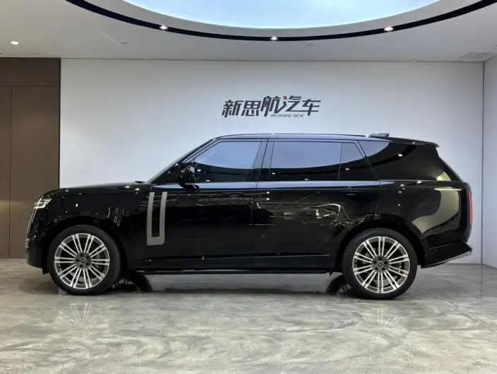 Range Rover 2024 Model 3.0 L6 400PS Shengshi Extended Edition 7 seat