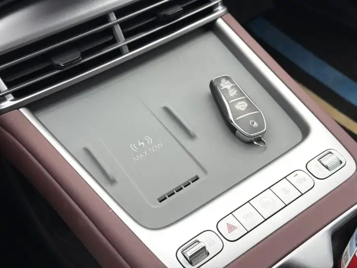 BYD Seal 07DM 2026 Model DM-i 230KM Flagship Model