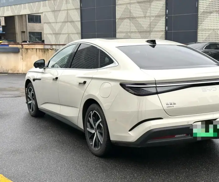 BYD Seal 07DM 2026 Model DM-i 230KM Flagship Model – фото 5