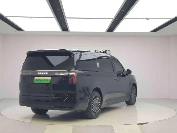 ZEEKR 009 2024 Model VI seat Executive Edition 4WD 108kWh – фото 7