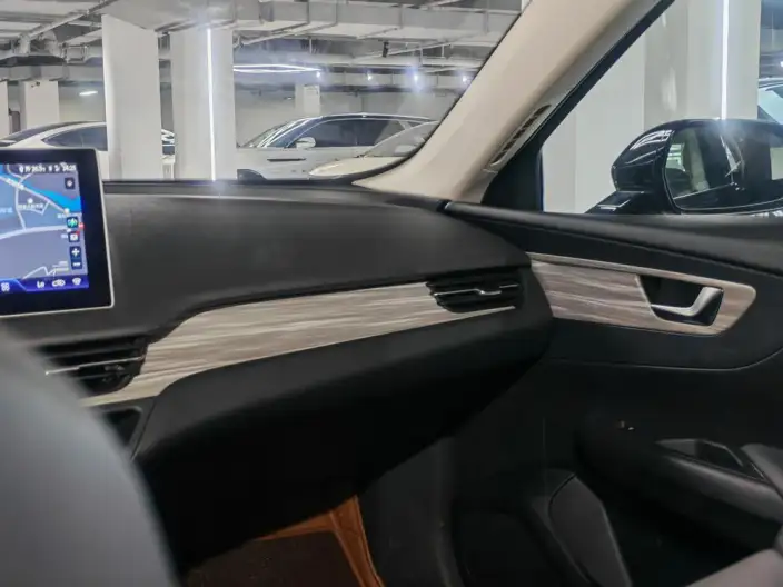 Hongqi E-QM5 2024 Model 610KM PLUS Edition 100kW – фото 9