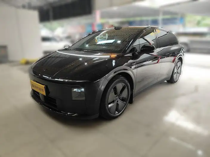 Li Auto i6 2025 Model 2WD Standard Edition