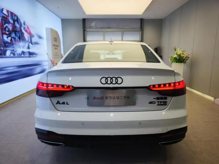 Audi A4 L 2023 Model 40 TFSI quattro Luxury Dynamic Model – фото 3