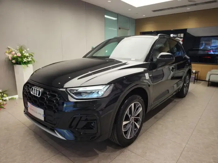 Audi Q5L 2025 Model quattro 45th Anniversary Collector Edition Edition 40TFSI Luxury Dynamic Model