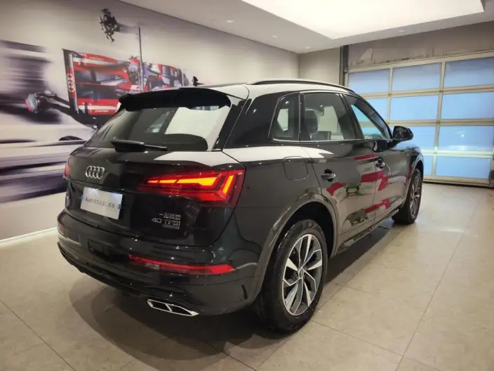 Audi Q5L 2025 Model quattro 45th Anniversary Collector Edition Edition 40TFSI Luxury Dynamic Model