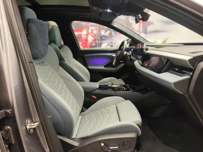 AUDI Q6L e-tron 2026 Model First Edition Pilot Edition – фото 10