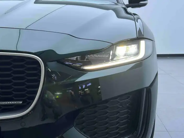 Jaguar XE L 2023 Model 2.0T 250PS R-DYNAMIC S Enterprising Sports Edition – фото 8