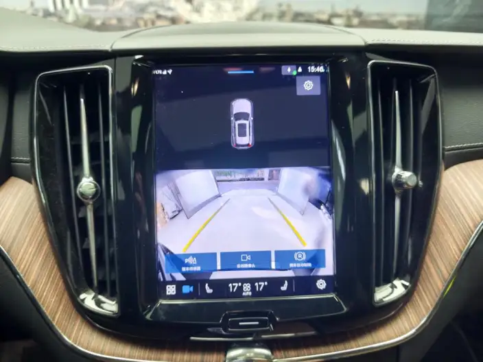 Volvo XC60 2025 Model B5 4WD Smart Range Deluxe Edition – фото 8