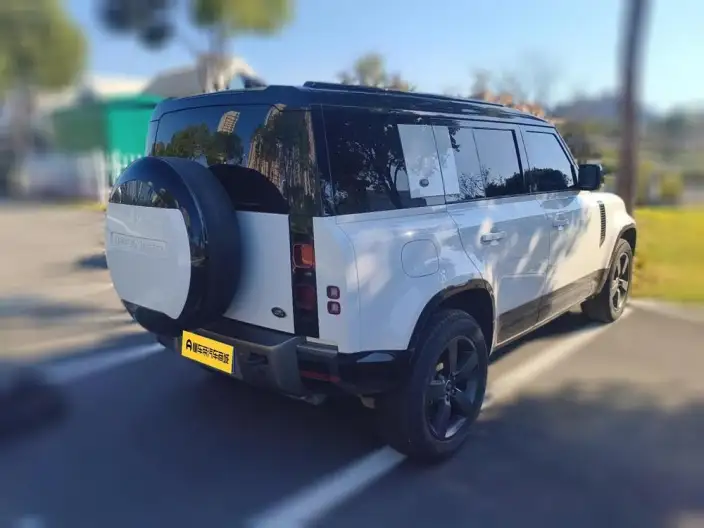 Land Rover Defender 2024 Model 110 3.0T P400 X-Dynamic HSE