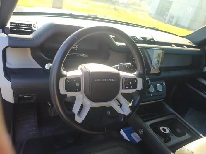 Land Rover Defender 2024 Model 110 3.0T P400 X-Dynamic HSE – фото 7