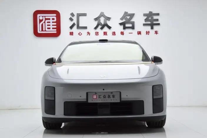 Li Auto i6 2025 Model 4WD Standard Edition