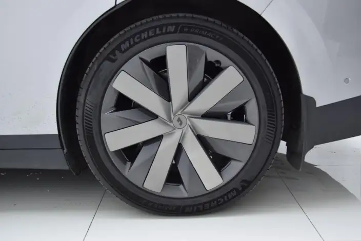 Li Auto i6 2025 Model 4WD Standard Edition – фото 7