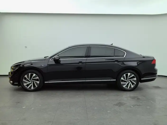 Volkswagen Magotan PHEV 2022 Model Luxury Model