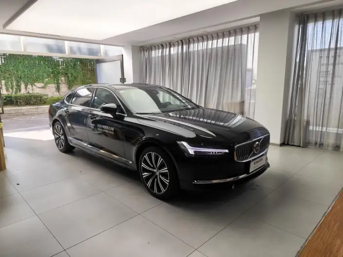 Volvo S90 2025 Model B5 Smart Range Deluxe Edition