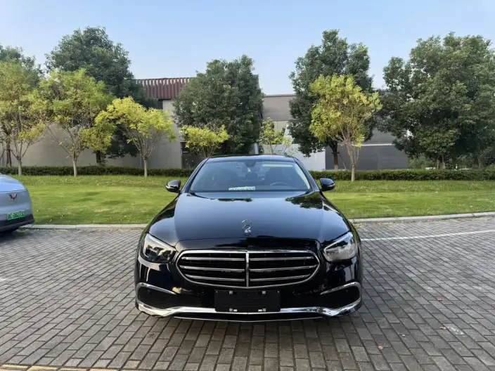 Mercedes-Benz E-Class 2023 Model Facelift E 260 L sedan – фото 2