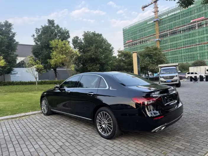 Mercedes-Benz E-Class 2023 Model Facelift E 260 L sedan – фото 4