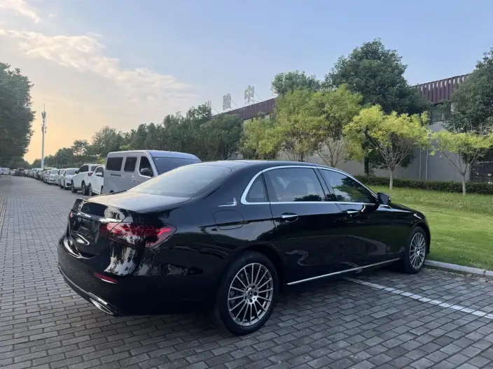 Mercedes-Benz E-Class 2023 Model Facelift E 260 L sedan – фото 6