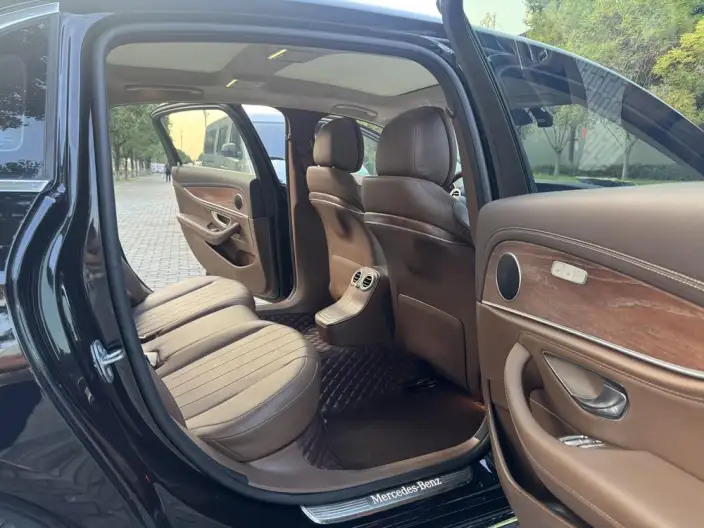 Mercedes-Benz E-Class 2023 Model Facelift E 260 L sedan – фото 10