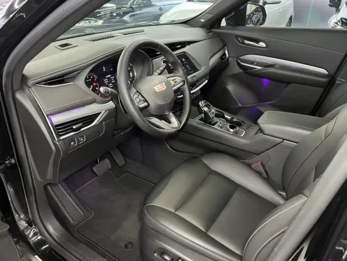 Cadillac XT4 2023 Model 28T 2WD Luxury Model – фото 10