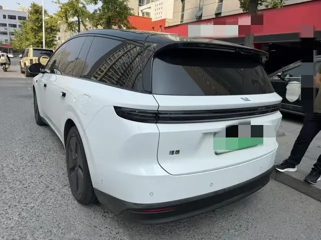 Li Auto i8 2025 Model Standard Edition