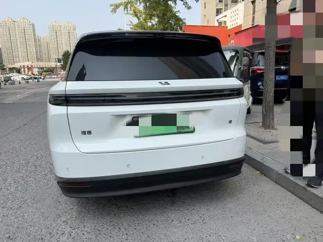 Li Auto i8 2025 Model Standard Edition – фото 5