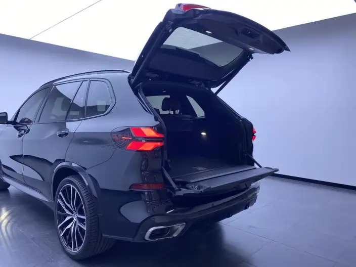 BMW X5 2023 Model xDrive40Li M Sports Night Set – фото 9