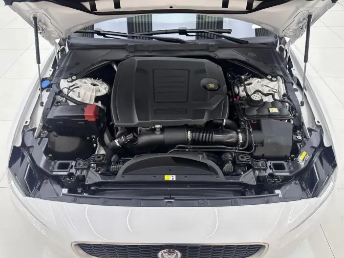 Jaguar XE L 2022 Model 2.0T 250PS R-DYNAMIC S Enterprising Sports Edition – фото 10