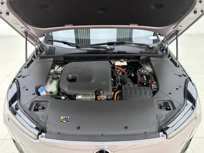 Volvo XC70 2026 Model 2WD Long Battery Life Pro Core – фото 10
