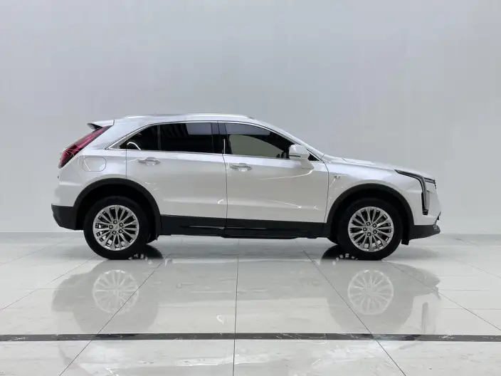 Cadillac XT4 2024 Model 28T 2WD Luxury Model – фото 8