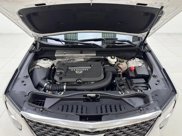 Cadillac XT4 2024 Model 28T 2WD Luxury Model – фото 10