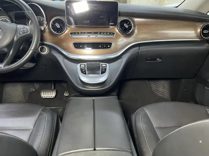 Mercedes-Benz V-Class 2021 Model V 260 L Long wheelbase Deluxe Edition – фото 9