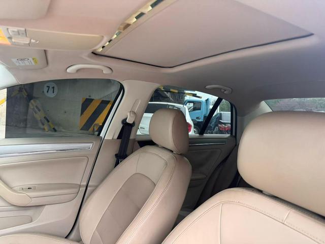 Volkswagen Bora 2015 Value 1.6L Automatic Comfort – фото 6