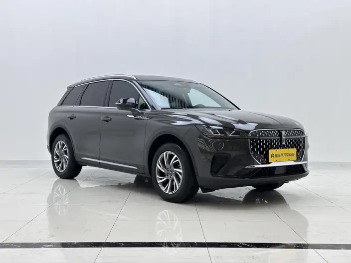 Lincoln Corsair 2025 Model 2.0T 2WD Exclusive Edition – фото 3