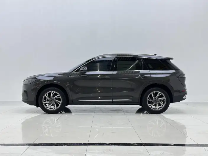 Lincoln Corsair 2025 Model 2.0T 2WD Exclusive Edition – фото 4