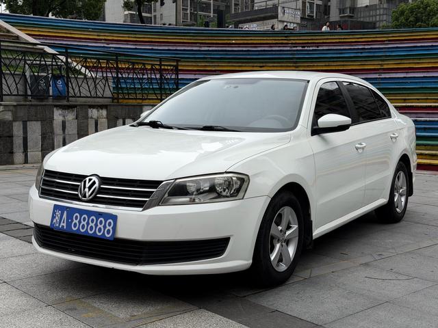 Volkswagen Lavida 2013 модификация Classic 1.6L Manual Fashion edition – фото 1