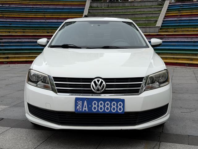 Volkswagen Lavida 2013 модификация Classic 1.6L Manual Fashion edition – фото 2