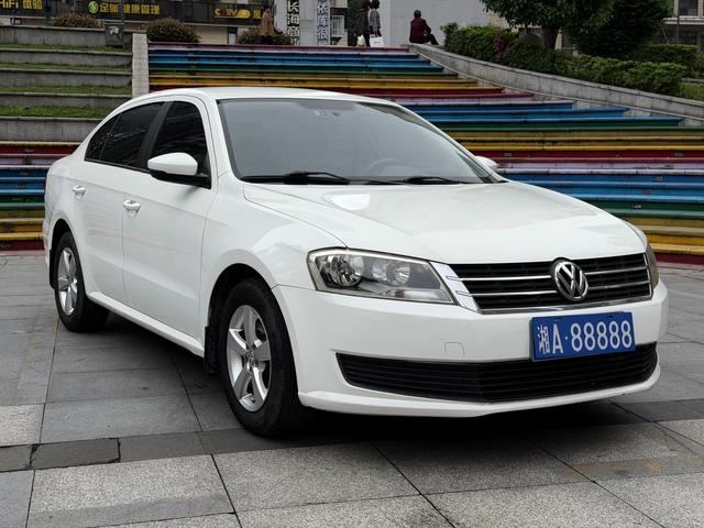 Volkswagen Lavida 2013 модификация Classic 1.6L Manual Fashion edition – фото 3