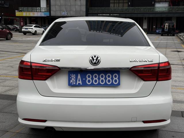 Volkswagen Lavida 2013 модификация Classic 1.6L Manual Fashion edition – фото 5